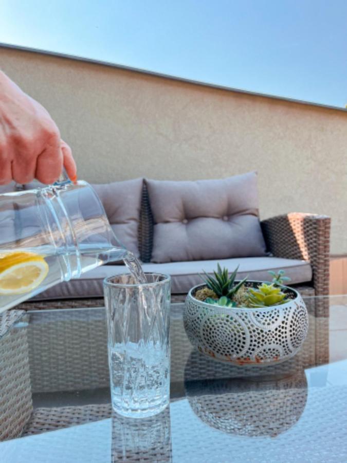 Apartman Niklan Roznov pod Radhostem Bagian luar foto
