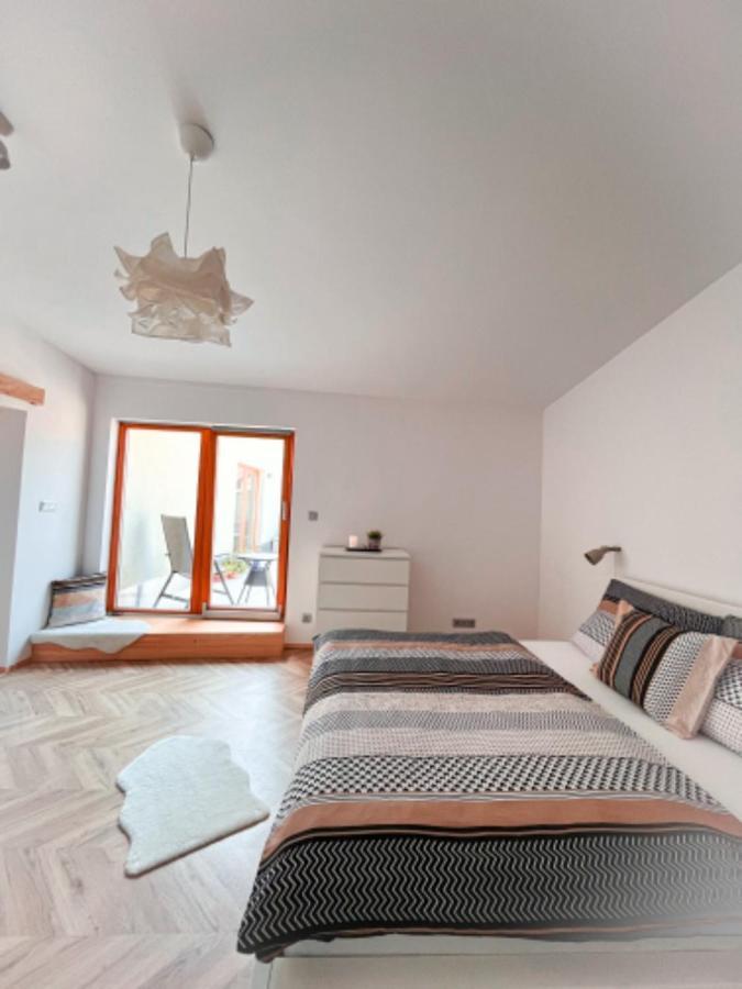 Apartman Niklan Roznov pod Radhostem Bagian luar foto